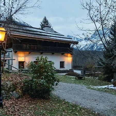 Peter Pan Luxe Sauna Jacuzzi Cinema Vue 180 Chalet *